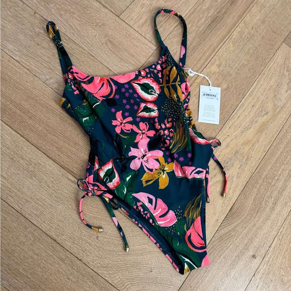 Colorful Patterned XS Top - Picture 1 of 7